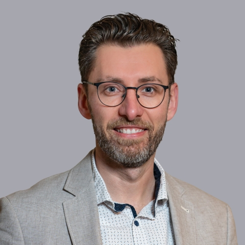 Stefan Sacher Stefan Sacher